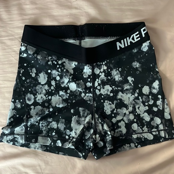 Nike Spandex Dri Fit Shorts - Picture 1 of 2